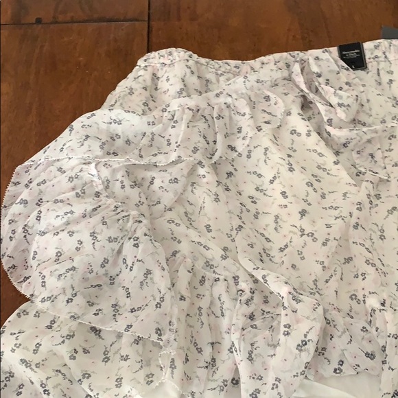 CLOSETCLEANOUT NWT Abercrombie & Fitch White Ruffle Skirt - Picture 6 of 8